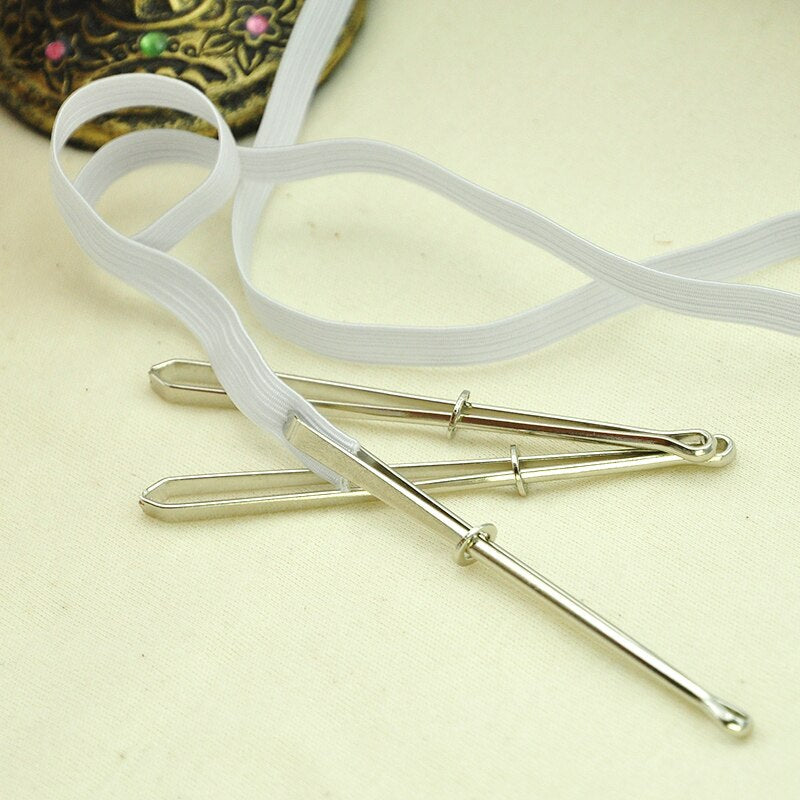 2pcs Garment Clips Needle Sewing Tools Elastic Band Tape Punch Cross Stitch Practical Rope Wearing Threading Guide Elastic Clamp